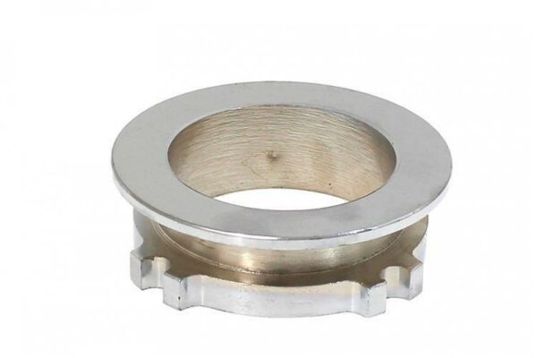 T3_laipalla_oleva_Turbo_liitetaan_V_Bandilla_Downpipeen