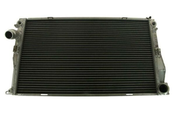 BMW_E90_E92_E93_ja_E82_E82_E88_mallien_jaahdytin