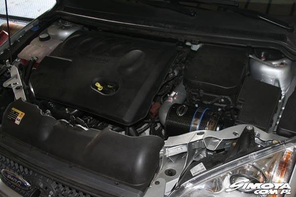 Ford_Focus_2_0_TDCI_mallin_AIR_INTAKE_KIT_hiilikuitukotelolla