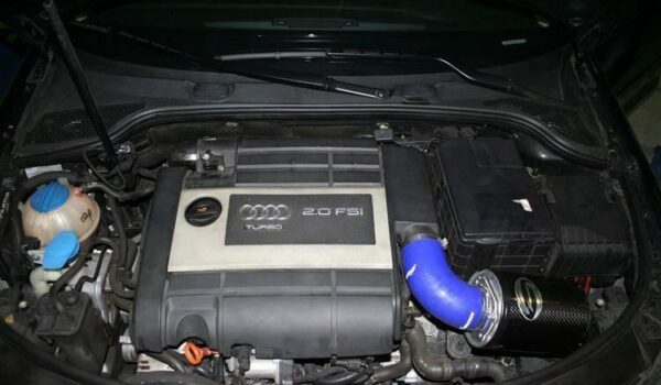 Vag_2_0_FSI_TURBO_mallien_AIR_INTAKE_KIT_hiilikuitukotelolla