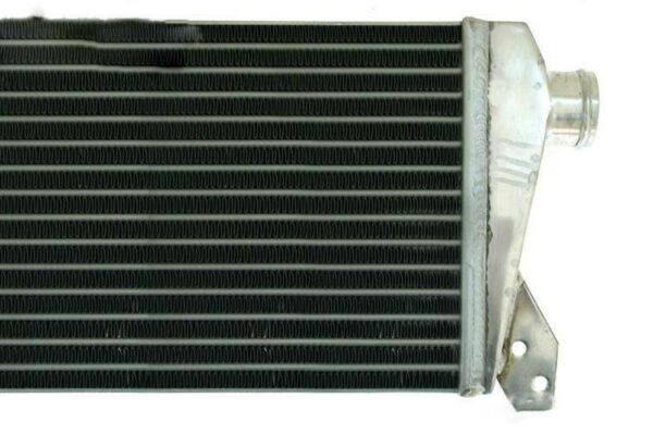Audi_A4__Volkswagen_Passat_1_8T_20v_valijaahdytin