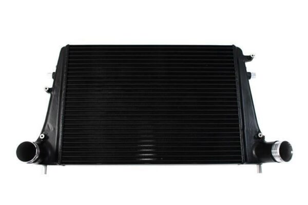 Audi_A3_2_0_FSI_moottorien_valijaahdytin