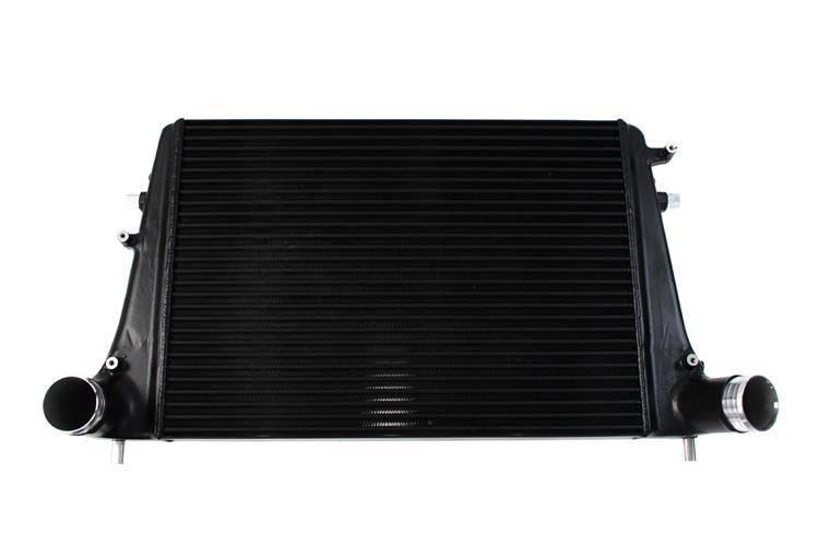 Audi_A3_2_0_FSI_moottorien_valijaahdytin