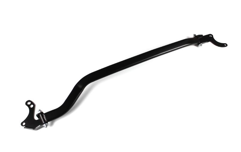 Konehuoneen_poikkituki_BMW_E90_sarja_335i_moottorilla